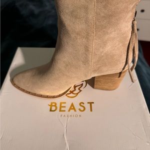 Taupe lovely Boots BRAND NEW